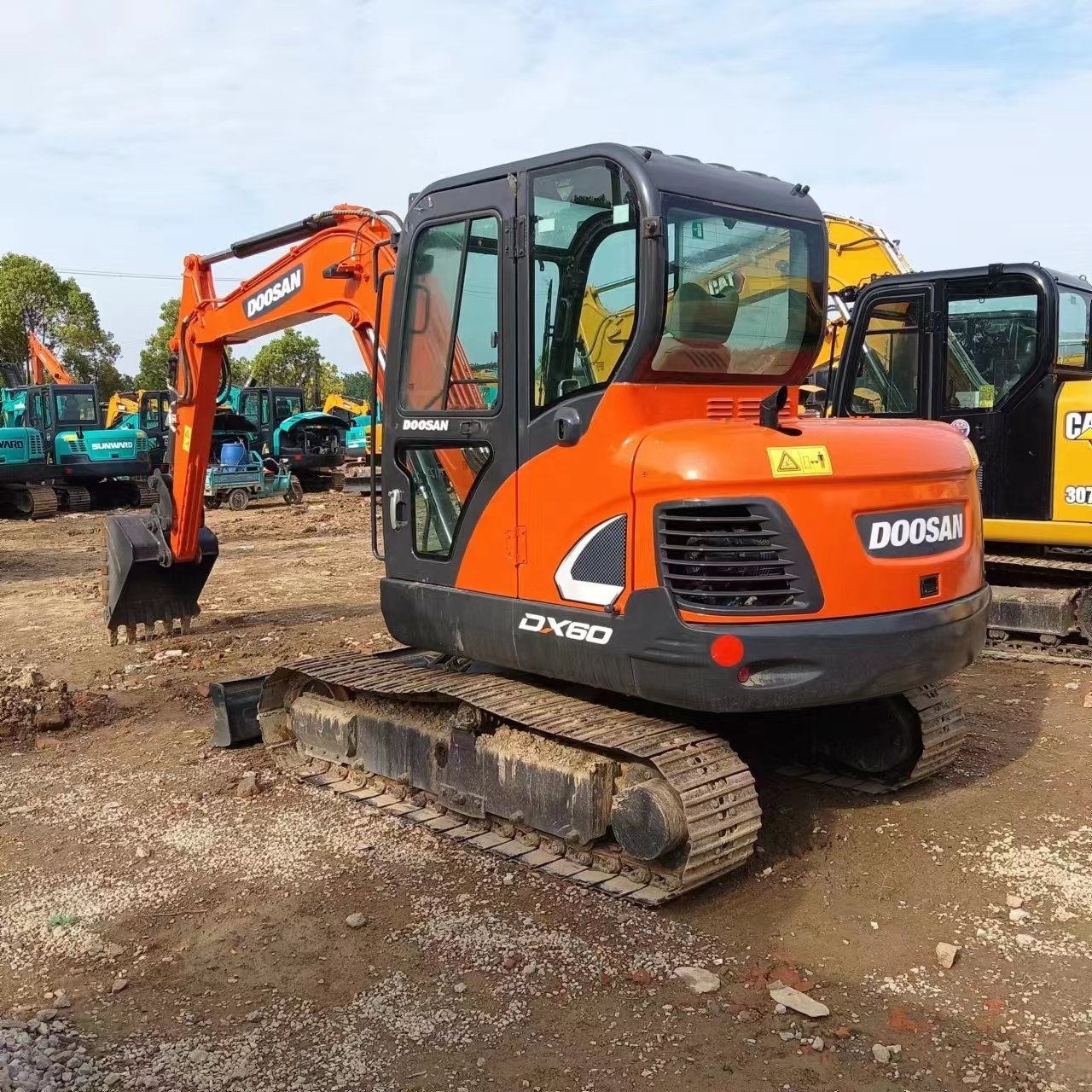 Hot sale doosan excavator dx75 dx60 , Used doosan crawler excavator dx75 , Doosan excavator with dozer blade