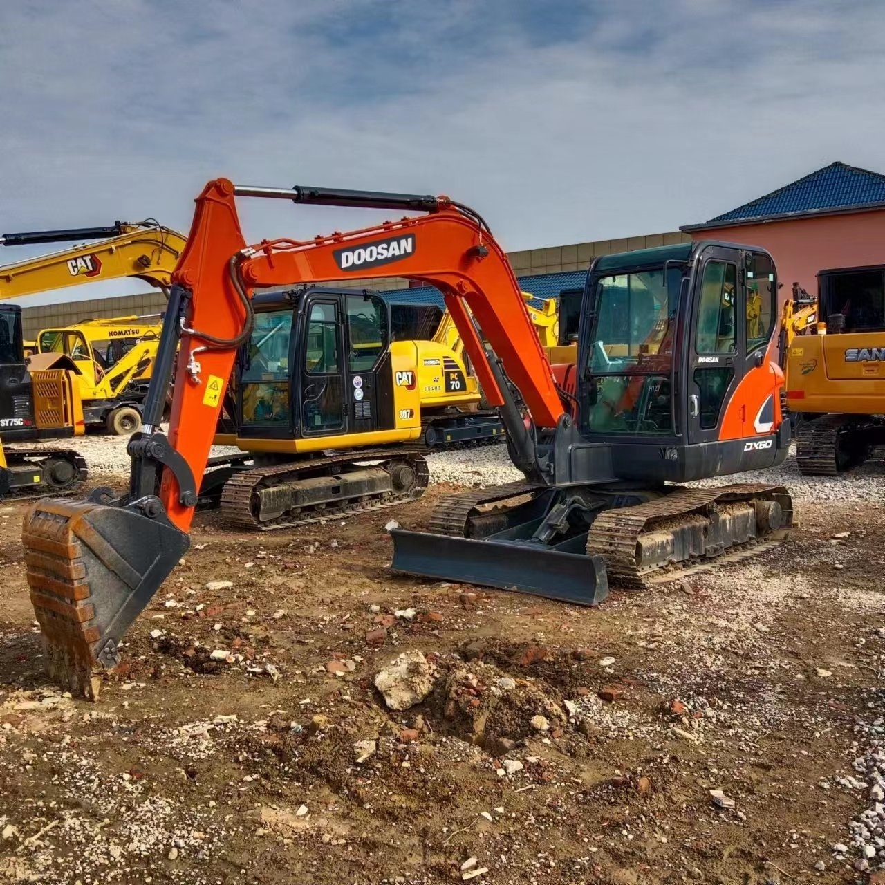 Hot sale doosan excavator dx75 dx60 , Used doosan crawler excavator dx75 , Doosan excavator with dozer blade