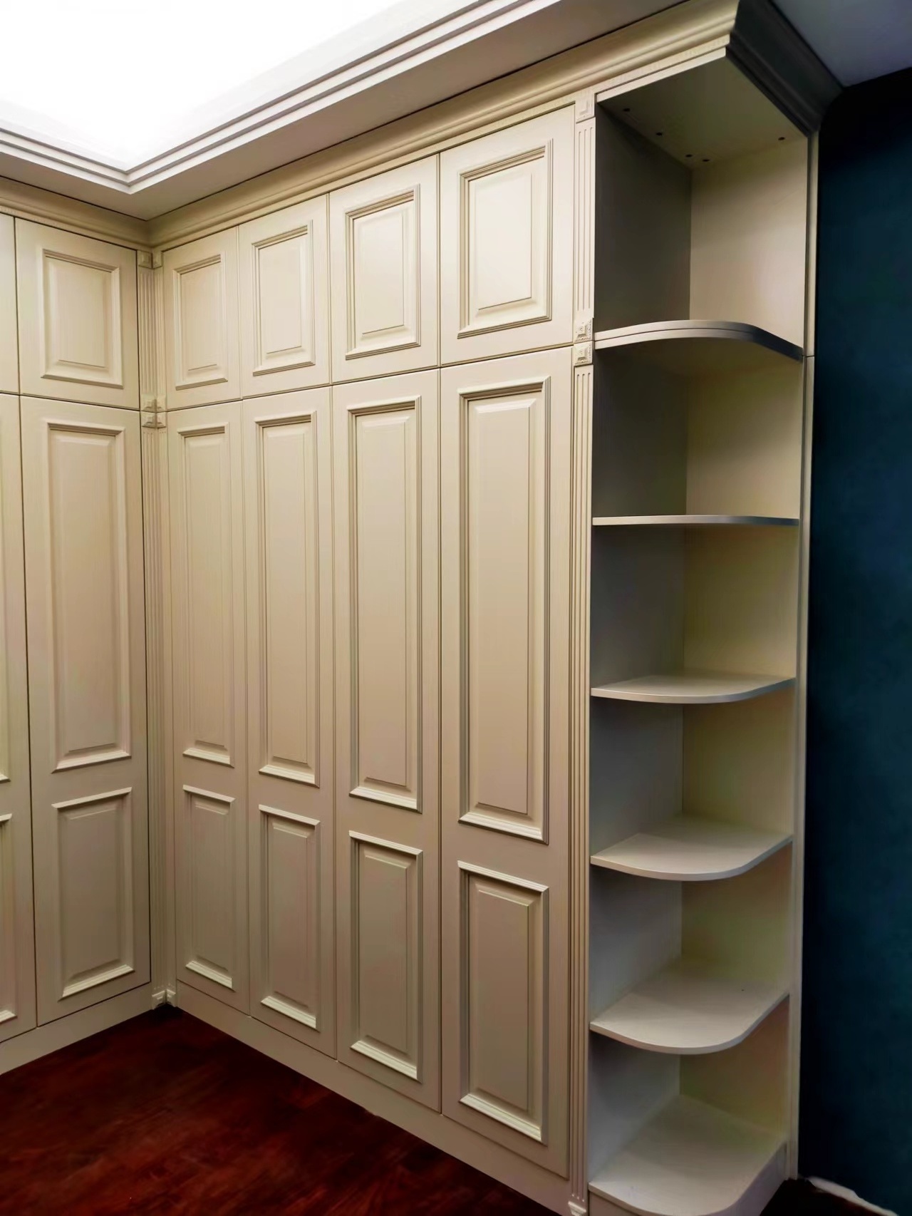 bedroom furniture Custom solid wood wardrobe Cloakroom bedroom wardrobes are professionally made in solid wood style