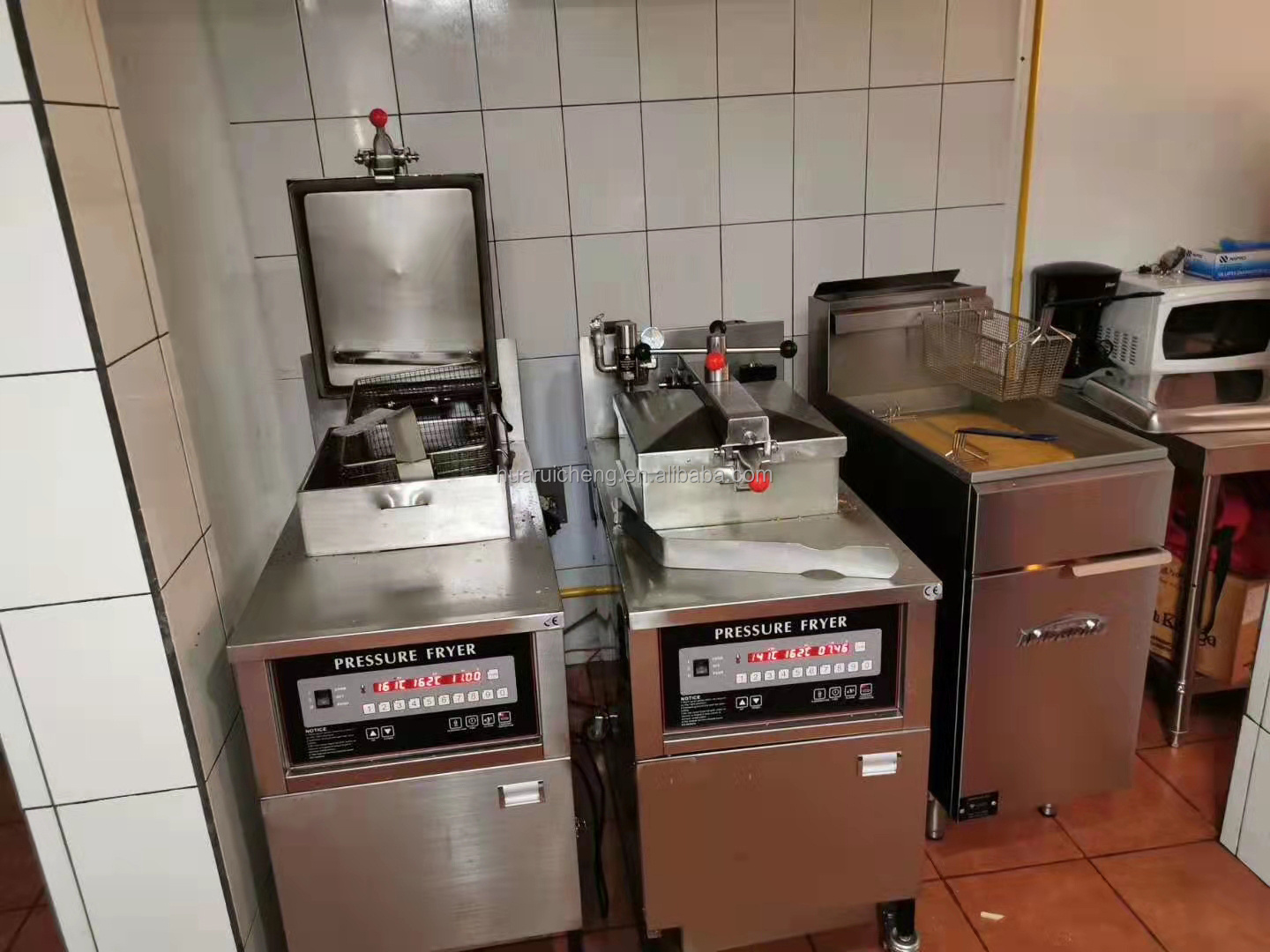 Commercial fast food restaurant similar henny penny broasted chicken machine