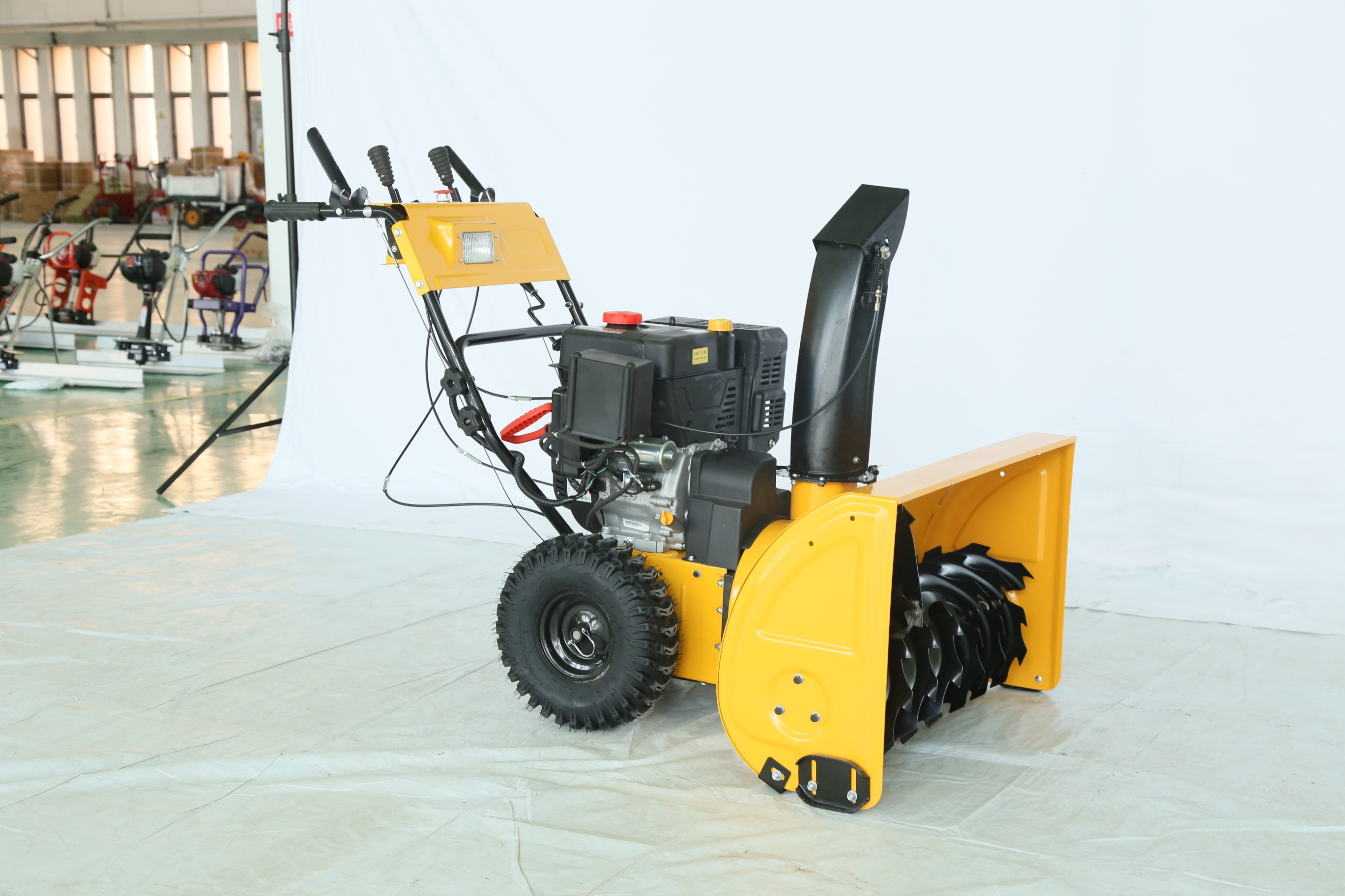 China High-efficiency Walk Behind Gasoline Type Snow Removal Machinery For Snow