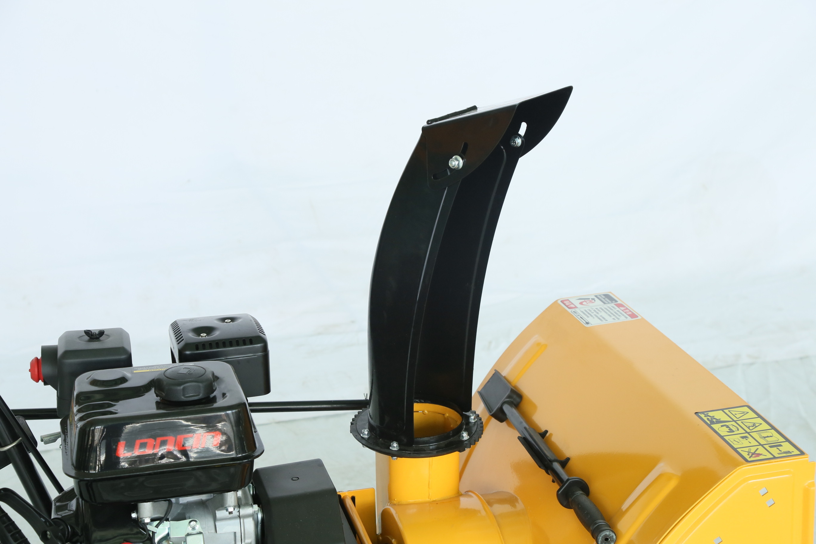 China High-efficiency Walk Behind Gasoline Type Snow Removal Machinery For Snow