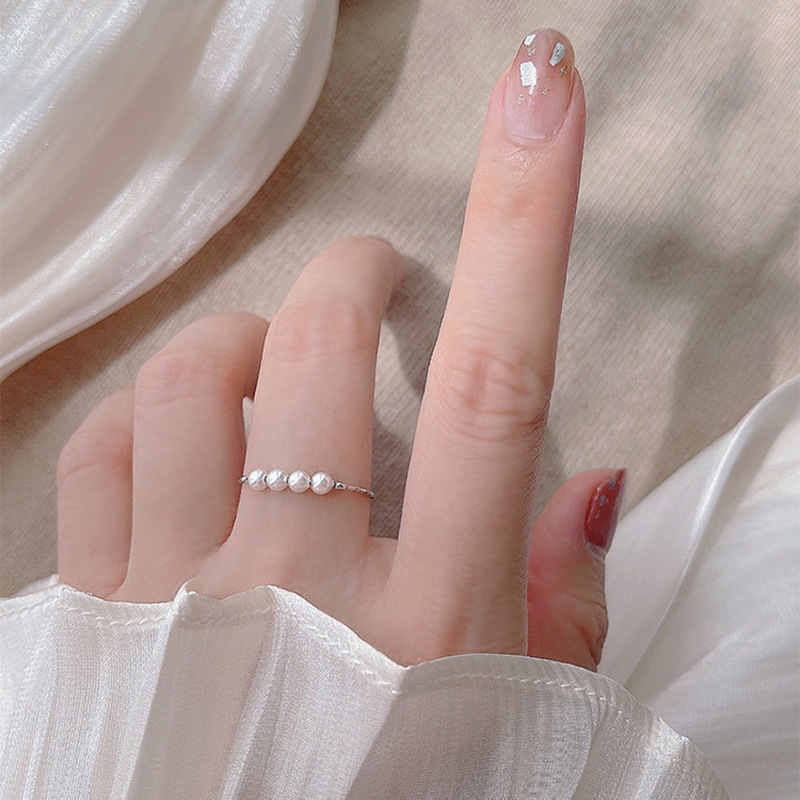 Vintage-inspired cultured pearl finger ring for females, simple yet stylish ball-shaped 925 silver opening finger ring trend