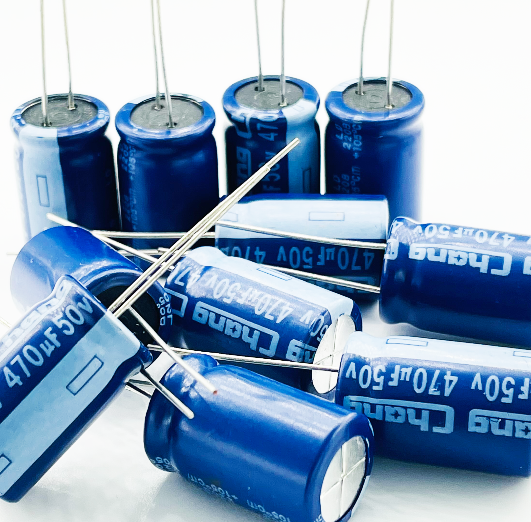 Aluminum electrolytic capacitor with plug-in design