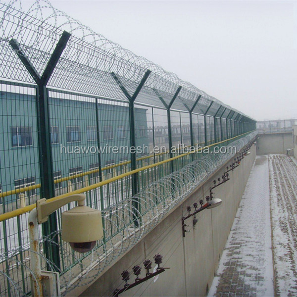 PVC-Coated Welded Security Guardrail Fence Airport and Highway Fence Hardware