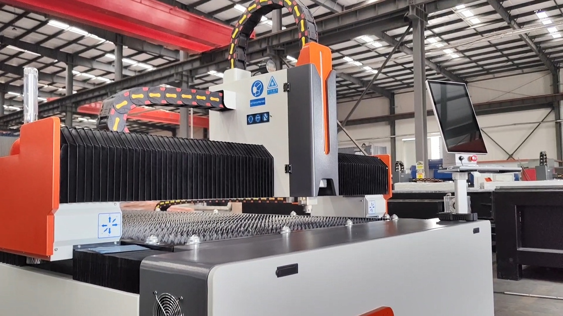 fiber laser cutting machine 2000w cnc laser cutting machine optic fiber laser cutter 3000W