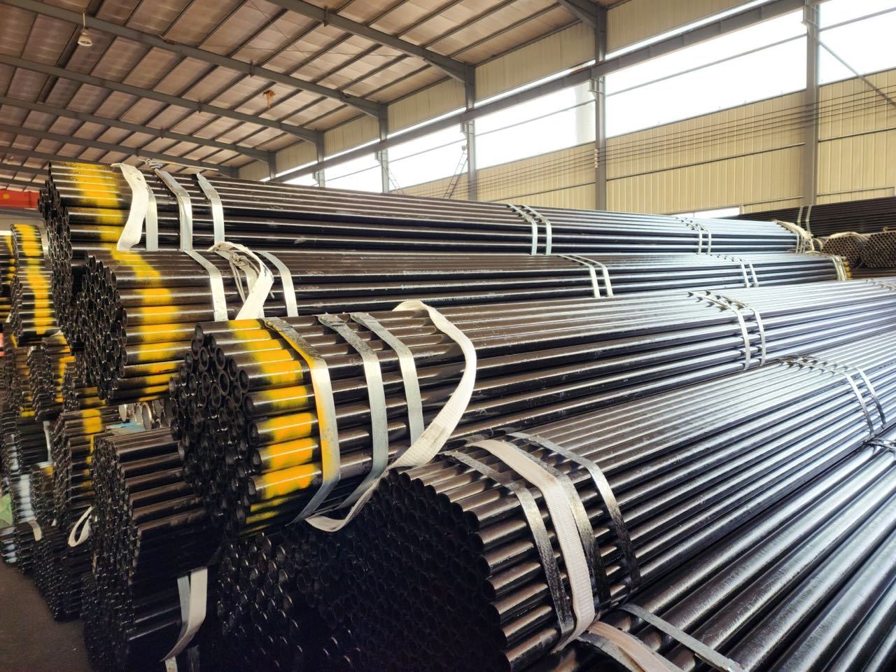 Hot Selling Seamless Carbon Steel Pipe Round Schedule 40 10 Inch API 5L pipe