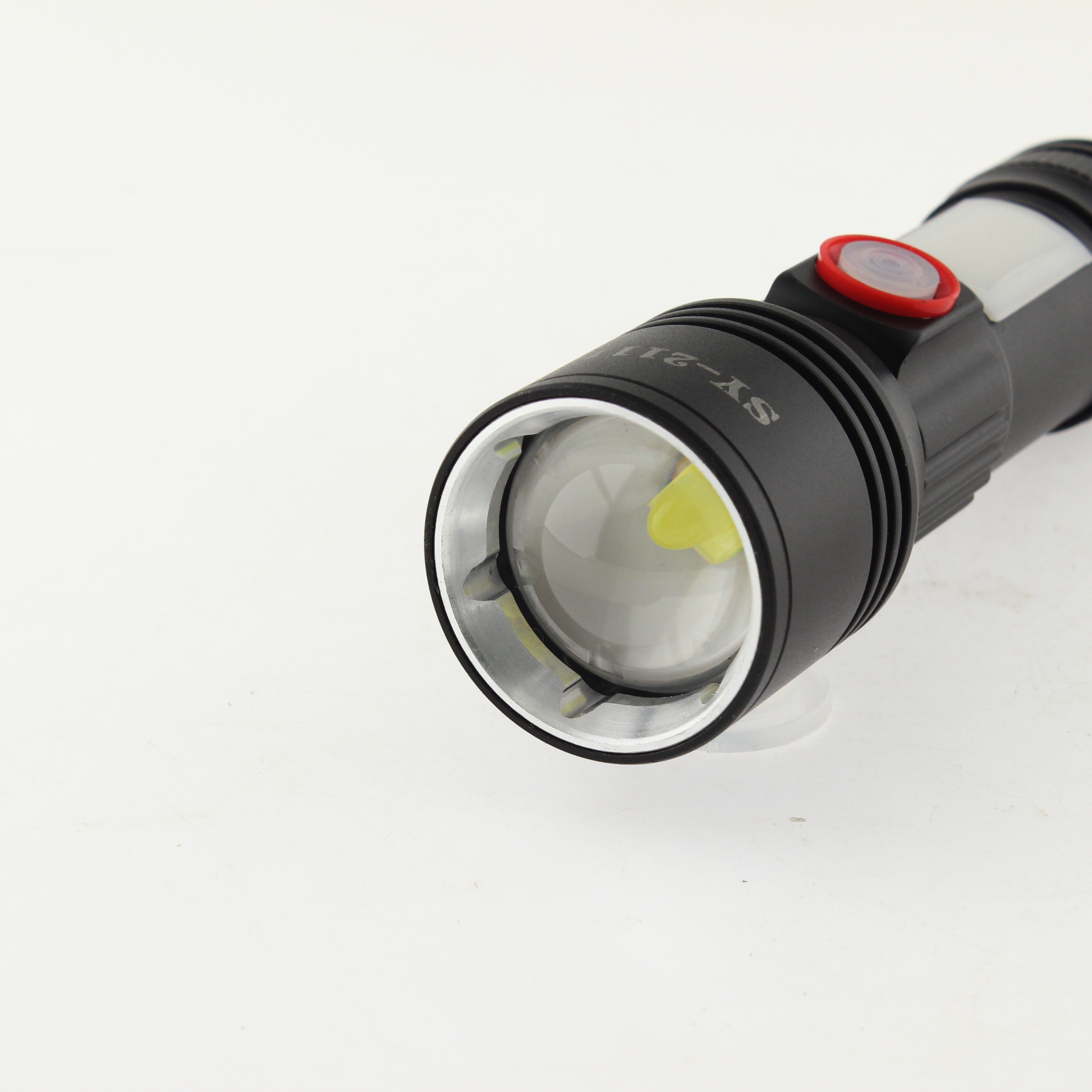 Amazon Hot Sells Mini Rechargeable retractable magnetic P50 Flashlights High Power LED Emergency Light  Flashlight