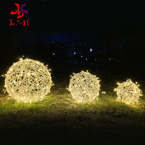 Huayicai Sphere Mall Giant Lighted Acrylic Outdoor Or Indoor Decoration Led Christmas Waterproof 3D Small Ball Motif Light