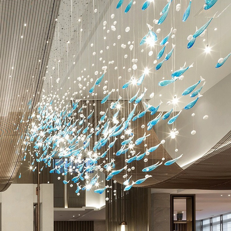 Customized interior decoration with large blue fish shaped artistic glass chandelier for hotel lobby corridors