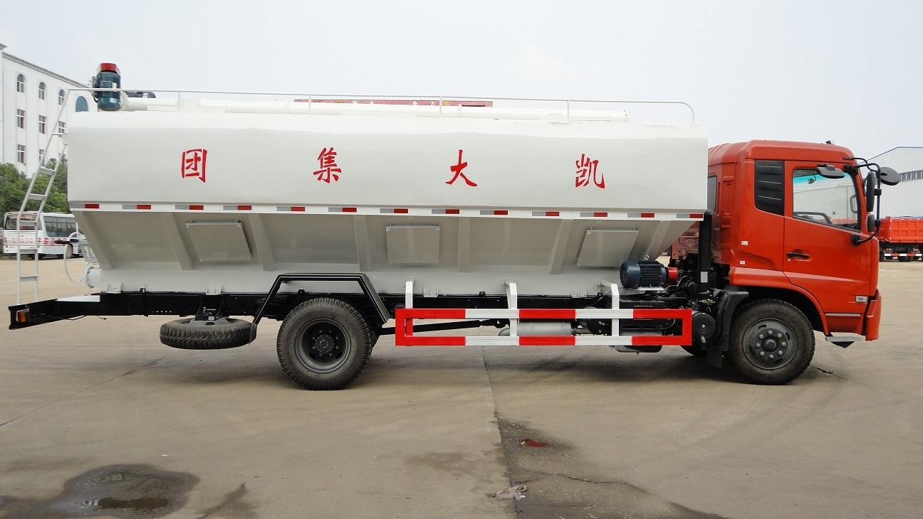 hydraulic grain auger feed grain transport truck for poultry bulk feed animals feeding delivery trucks