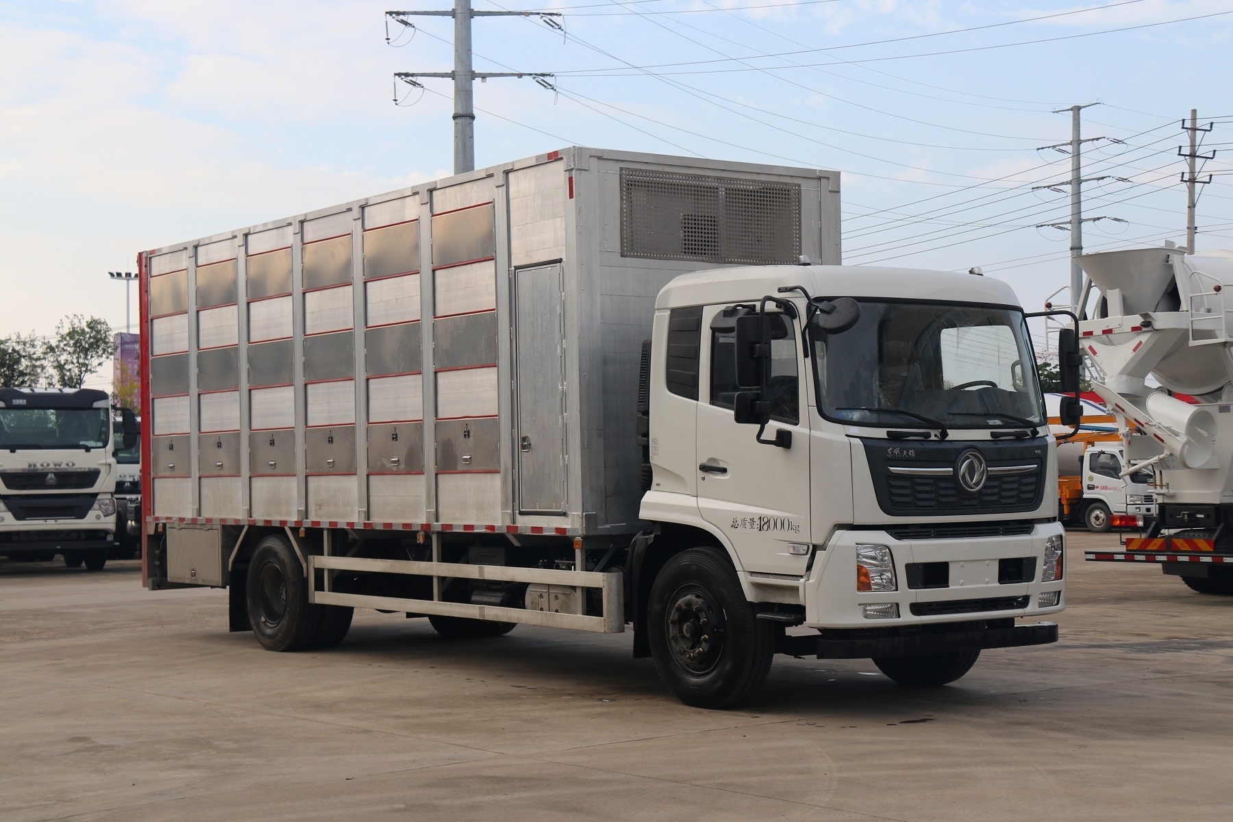 dongfeng 5 ton 6 ton 7 ton diesel lorry animal transport trucks chicken pigs live poultry carrier truck