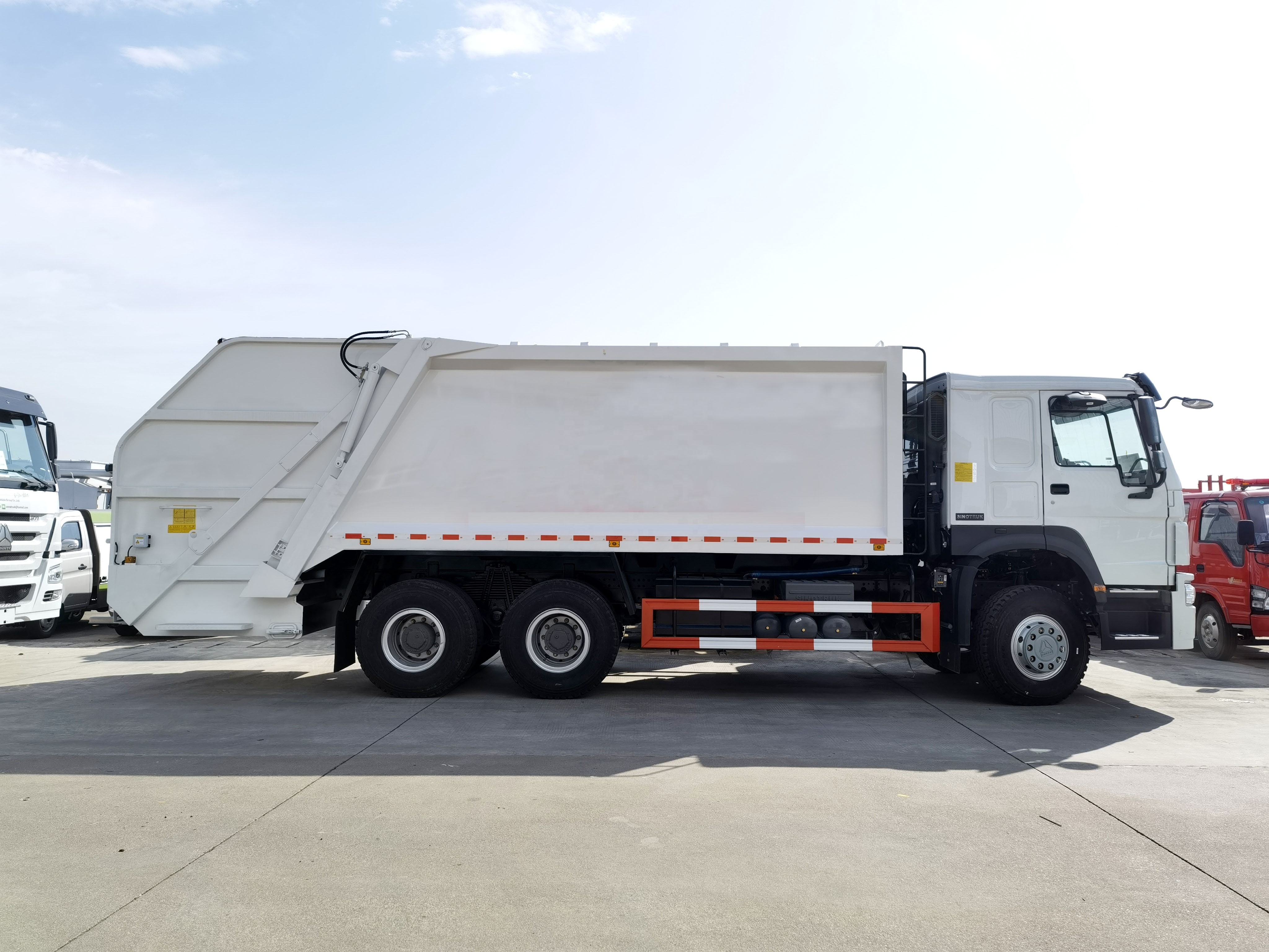 Trash Truck Sinotruk Howo Compactor Garbage Truck 6X4 garbage transportation truck