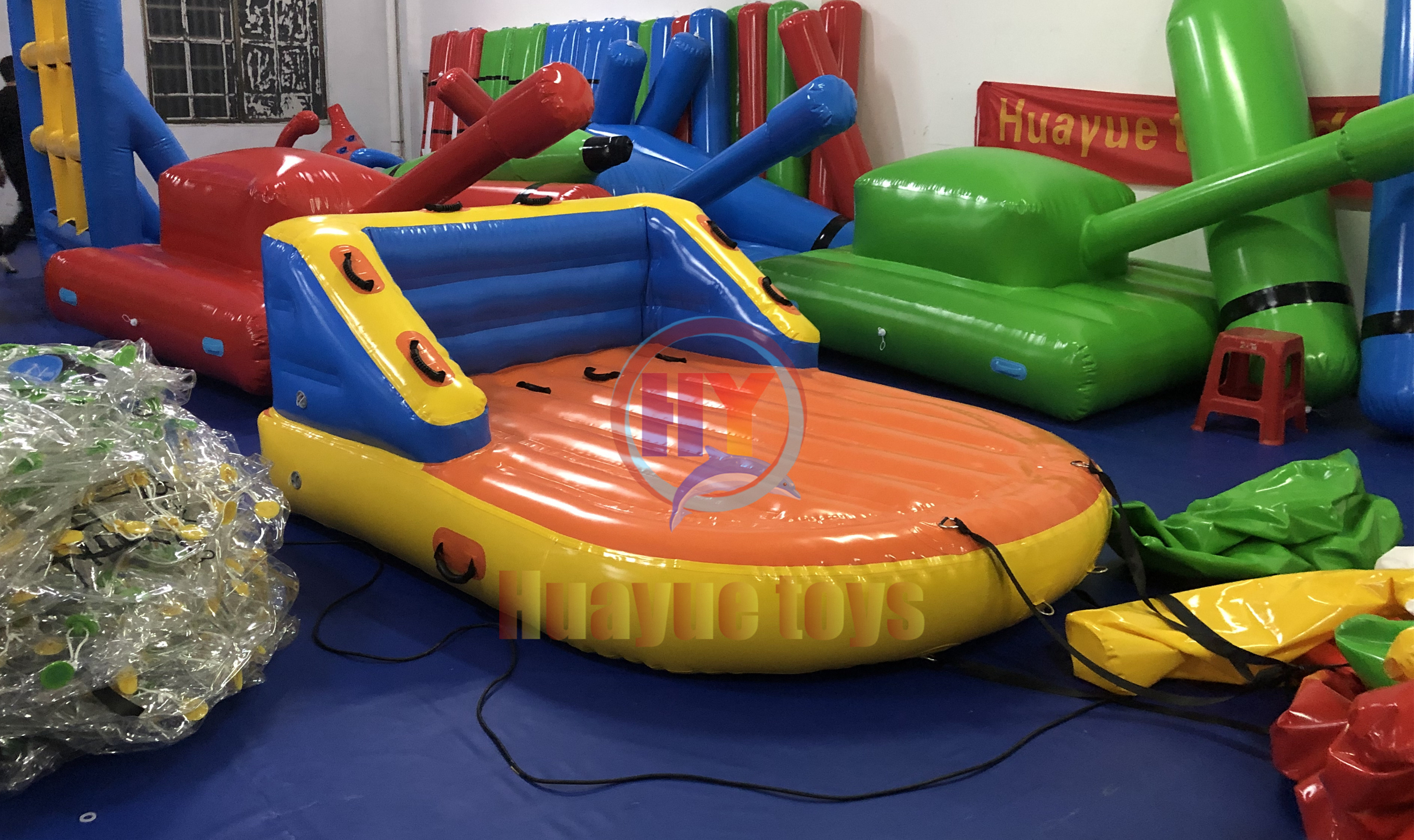 water sea sport games 4 seats water towable tube inflatable water floating crazy towable UFO and sofa banana boat