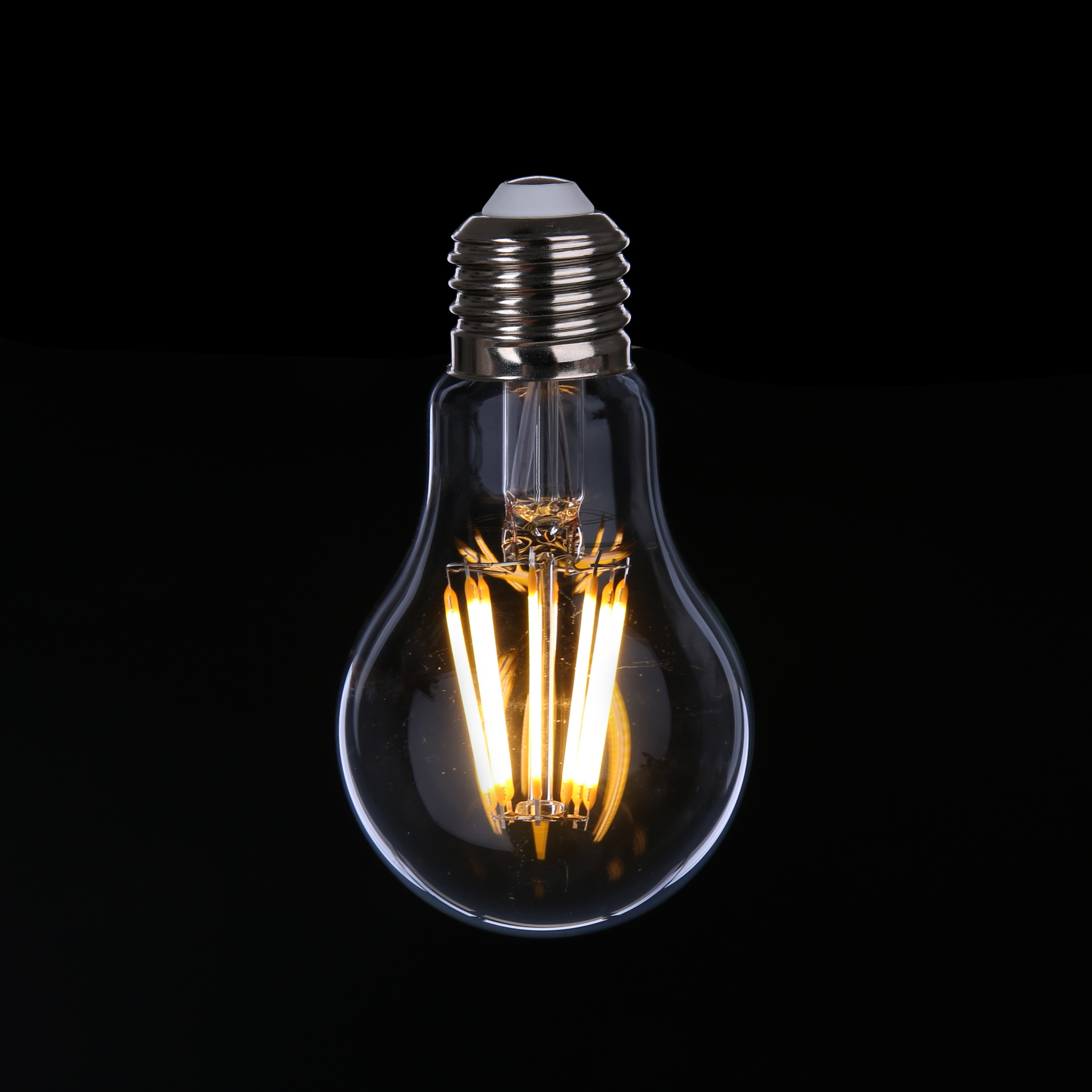 Wholesale High bright E27 E26 Base Clear Golden A60 LED Filament Bulb Vintage Edison Bulb Light