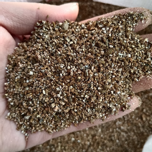 Golden silver white 0.3-1mm 1.5-2.5mm2-4mm agricultural expanded light nutrient soil vermiculite