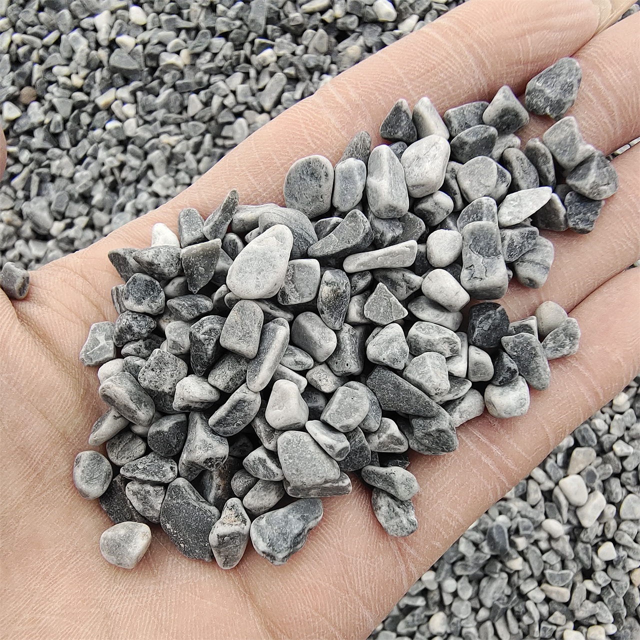 Wholesale dark grey rough stone natural bulk gravel cobble for road and driveway garden landscaping