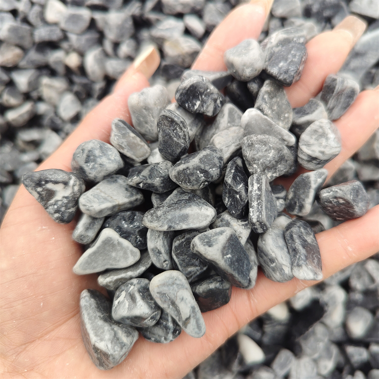 Wholesale dark grey rough stone natural bulk gravel cobble for road and driveway garden landscaping