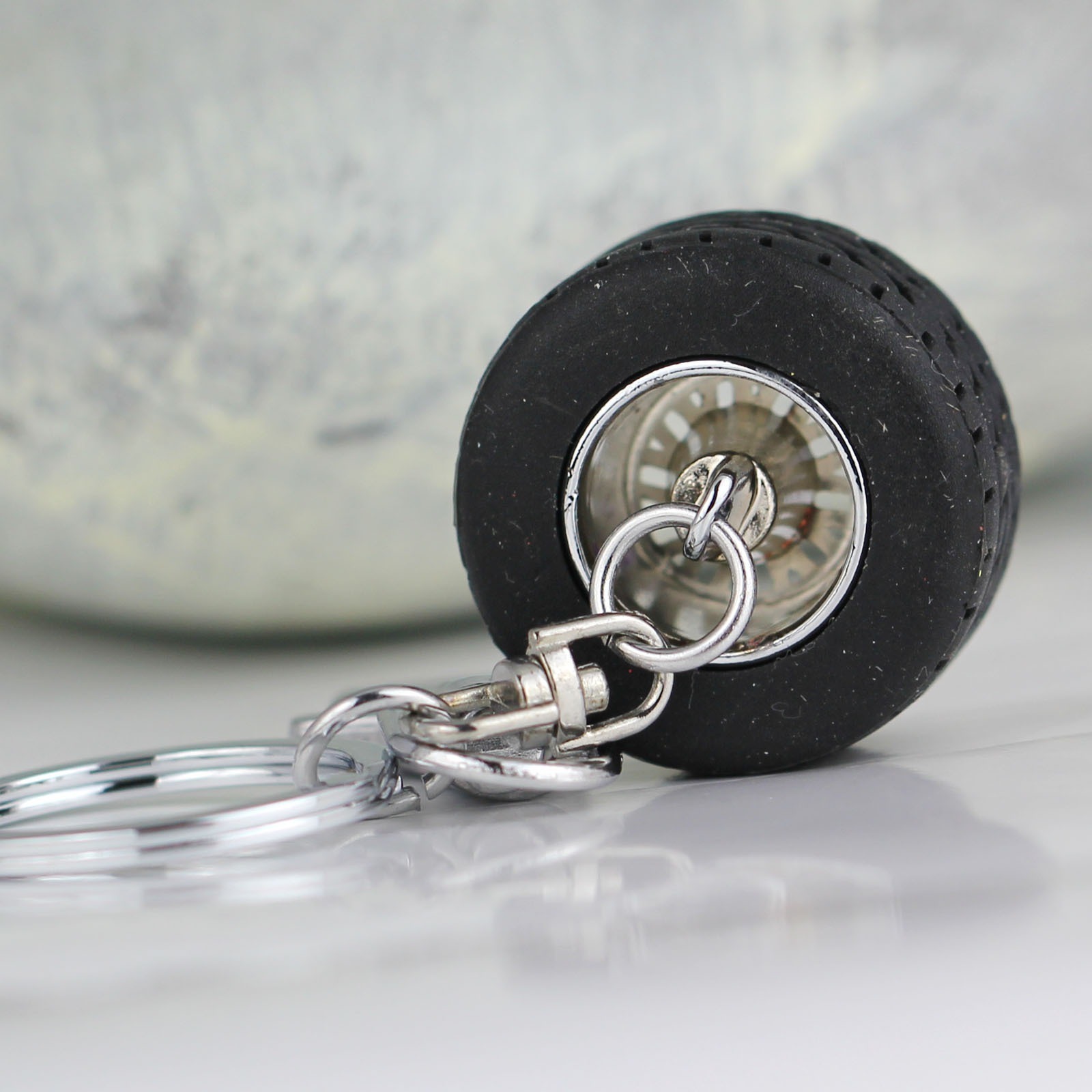 Promotional Custom Logo Silicone Tire Key Ring Rubber Tyre Shape Keychain Car Wheel Tire Keychains