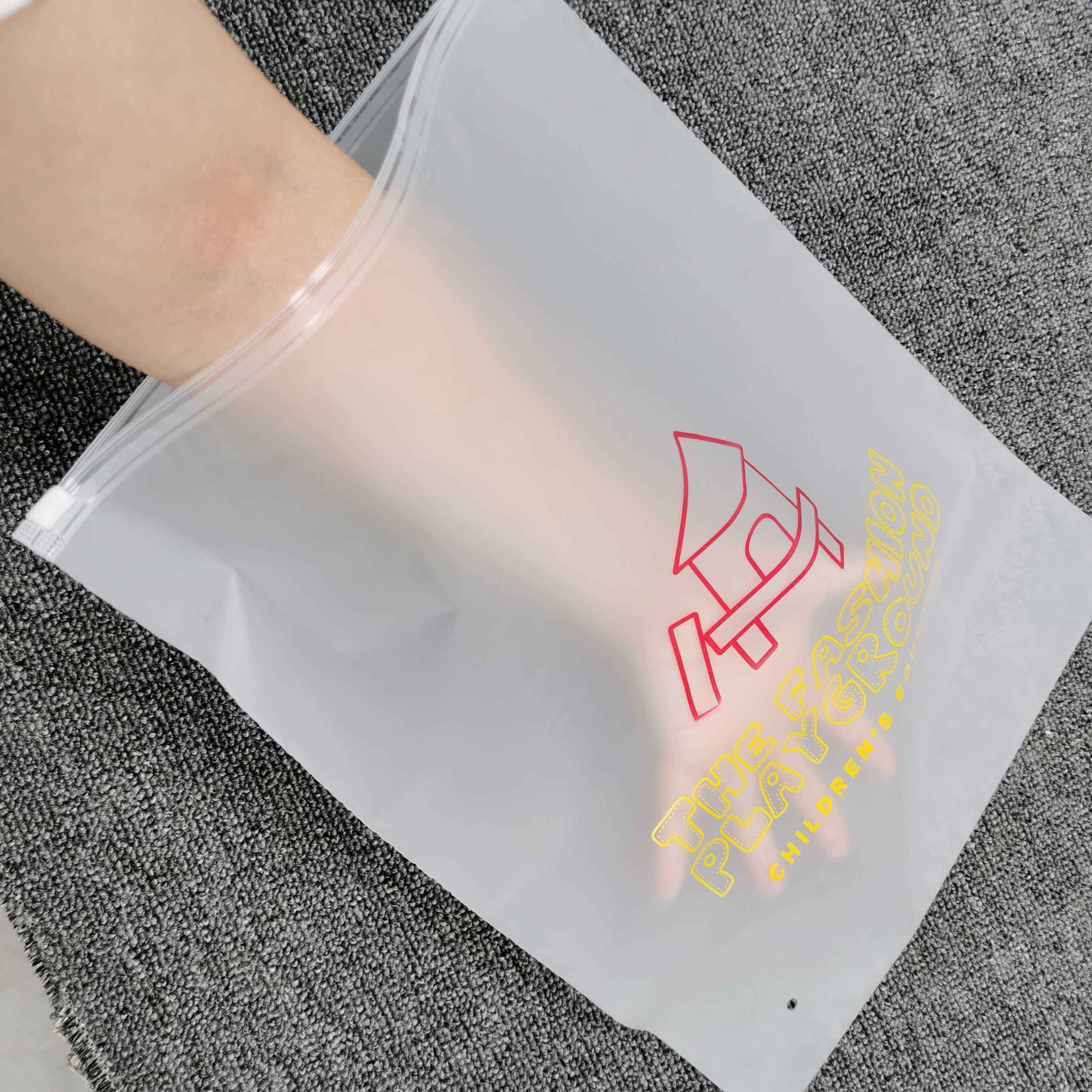 Custom Printed Resealable Clear T Shirt Packing Bag Zip Lock Bag Plastic Frosted Zipper Bags For Clothing