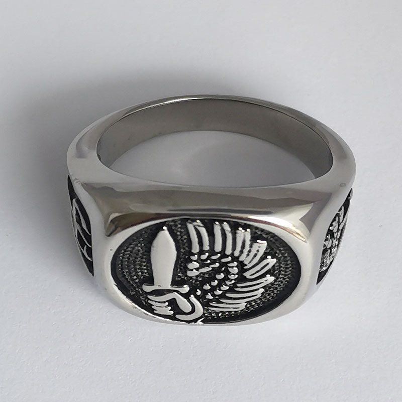 Hot punk cool guy finger ring printed black metal retro knight ring ancient Roman soldier Marlon ring