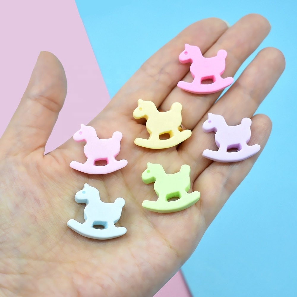 HENGXIN Miniature Play House Toy Cartoon Animal Colorful Lovely Childhood Horse Carousel  Resin Charms For Dollhouse Handcrafts