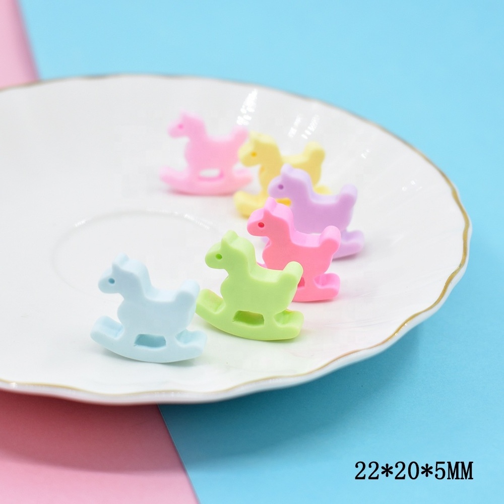 HENGXIN Miniature Play House Toy Cartoon Animal Colorful Lovely Childhood Horse Carousel  Resin Charms For Dollhouse Handcrafts