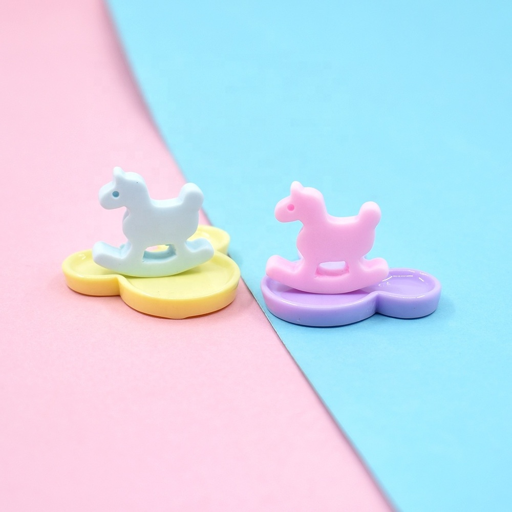 HENGXIN Miniature Play House Toy Cartoon Animal Colorful Lovely Childhood Horse Carousel  Resin Charms For Dollhouse Handcrafts