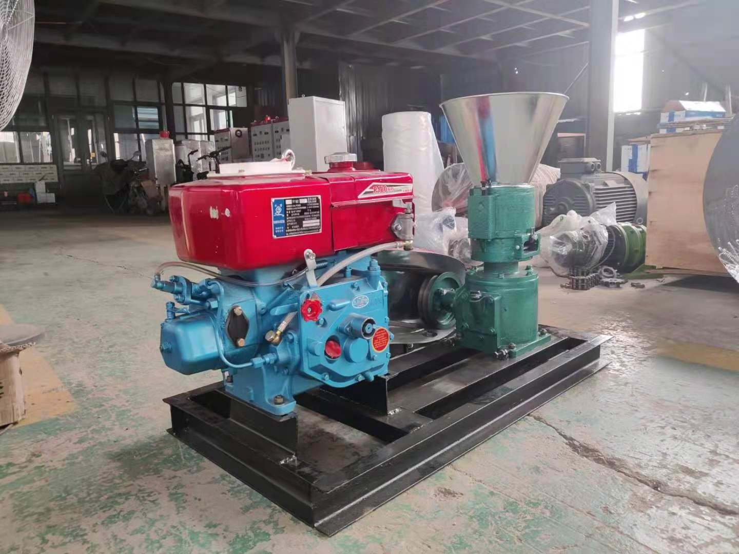 diesel engine 100-150kg/hour chicken feed pellet mill alfalfa pellet machine