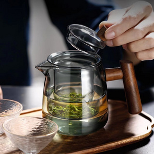 Hot Sale 530ml Personalize Tea Steeper Custom Glass Tea Pot With Strainer Filter and Bamboo Handle