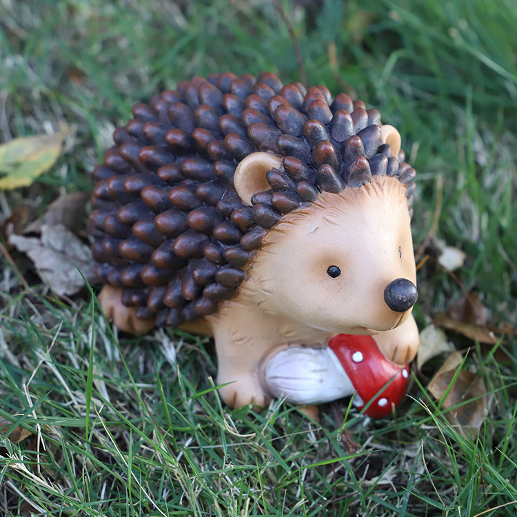 Customized Resin Cute Hedgehog figurine handmade animal decoration resin hedgehog Garden Statue