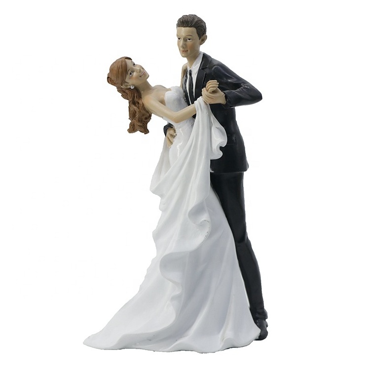 Custom design couple souvenirs wedding cake topper figurines, resin valentine dancing couple figurines*