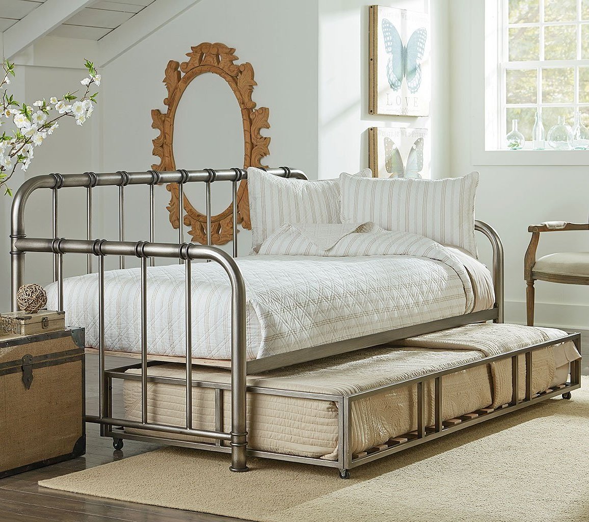 Free Sample Platform Steel Iron Metal Bed/Single Queen Metal Beds