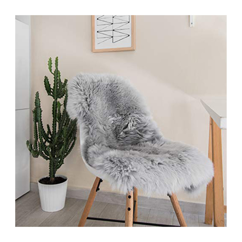 Low Price Tibetan Lamb Fur Nature Material Sheepskin Long Hair Sheepskin Pelt