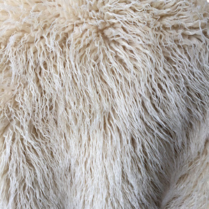 Low Price Tibetan Lamb Fur Nature Material Sheepskin Long Hair Sheepskin Pelt