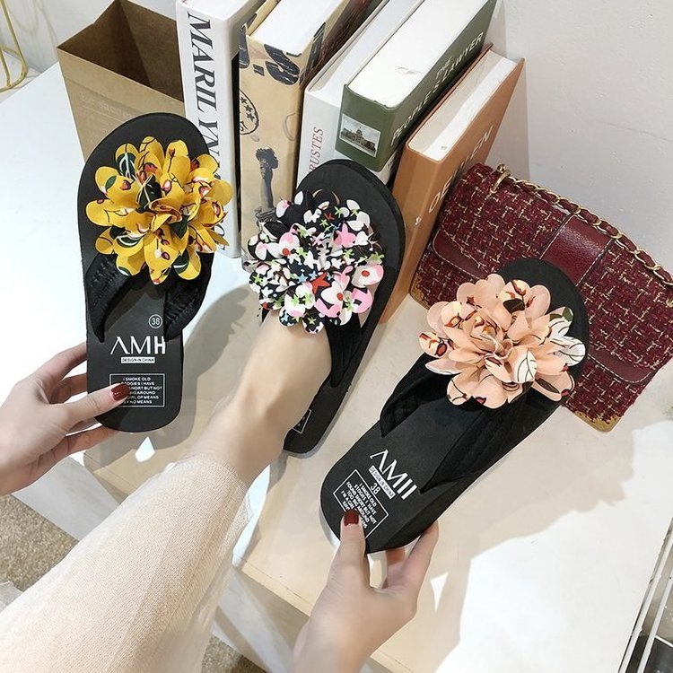 New Arrival Flower Beach Flip Flops Summer Comfortable wedge Soled Indoor & Outdoor Slippers for Women