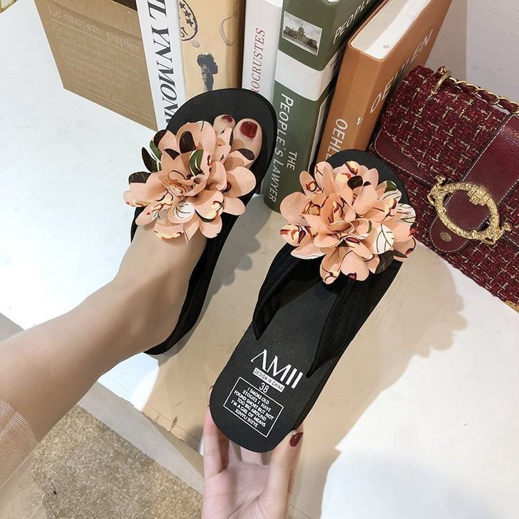 New Arrival Flower Beach Flip Flops Summer Comfortable wedge Soled Indoor & Outdoor Slippers for Women