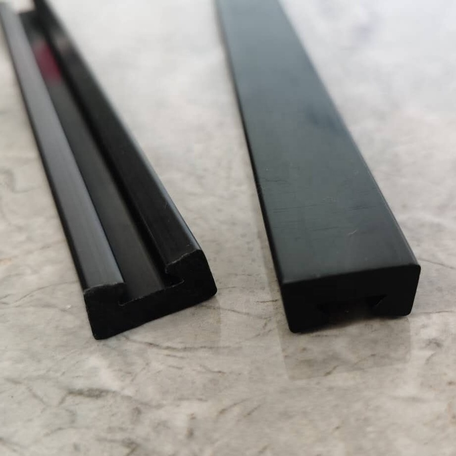 Custom size HDPE UHMWPE strips plastic hdpe wear strips uhmw pe1000 black wear strip