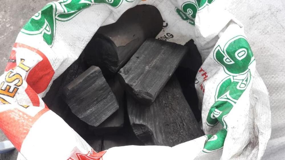 {HOT - DEAL} - EUCALYPTUS CHARCOAL/ HARD WOOD CHARCOAL FROM EUCALYPTUS TREES/ HIGH QUALITY