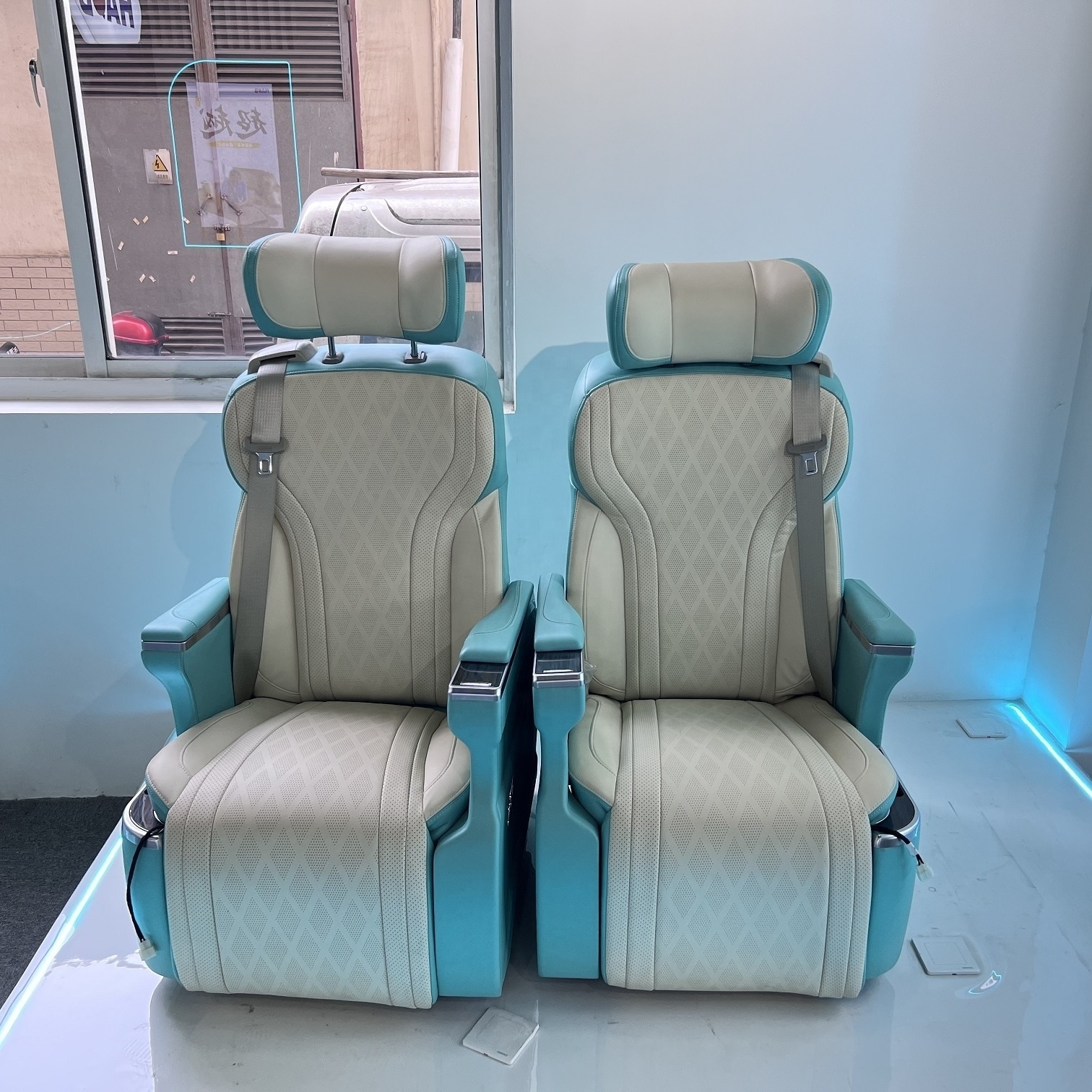 High quality Luxury VIP Car Aero Seat Seats With Electric Heating Venting Massage For Van MPV SUV V-Class SPRINTER Sienna Vito