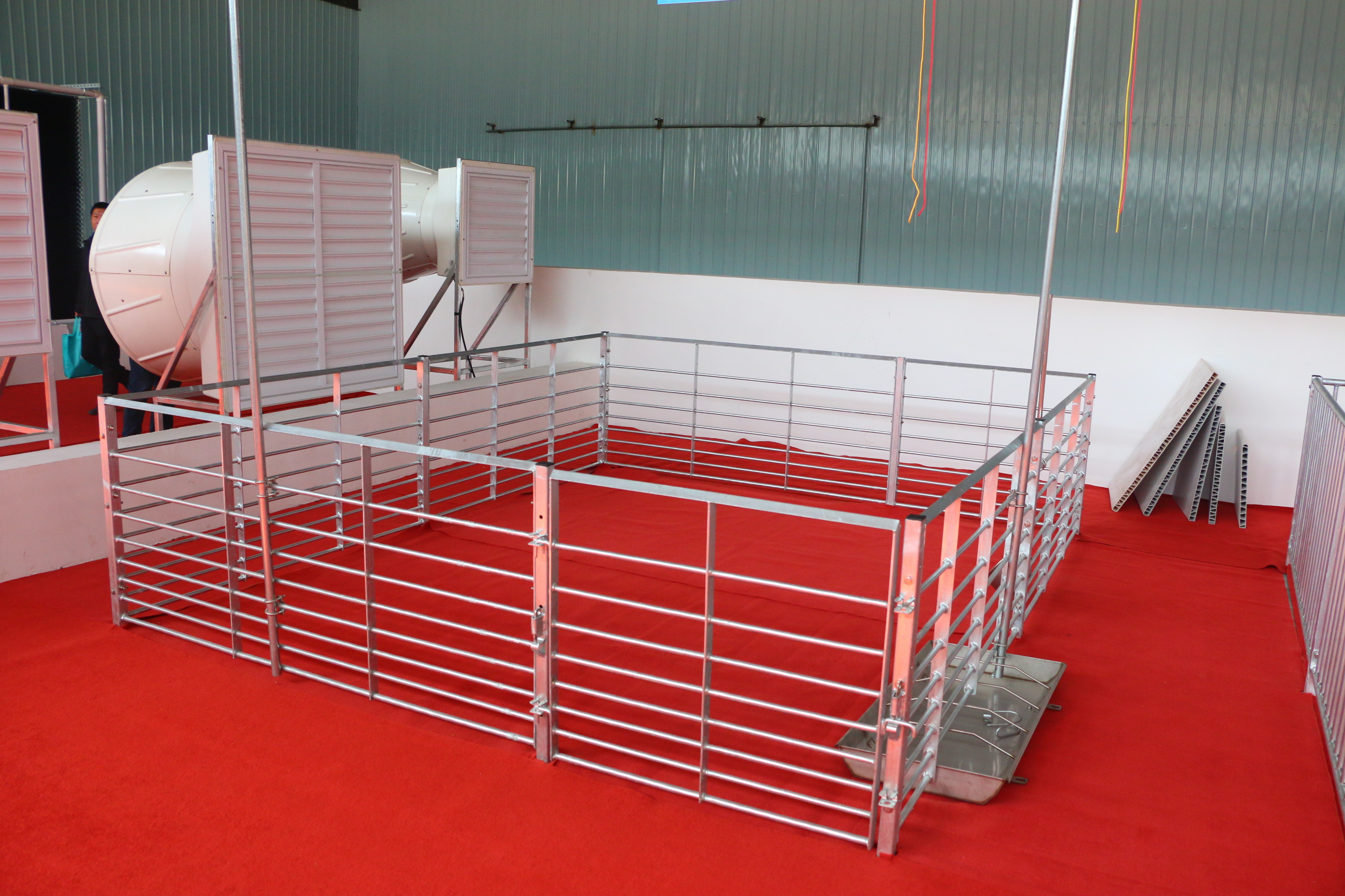 Hot dip galvanized pipe fattening pen finishing animal stainless steel trough pig farm