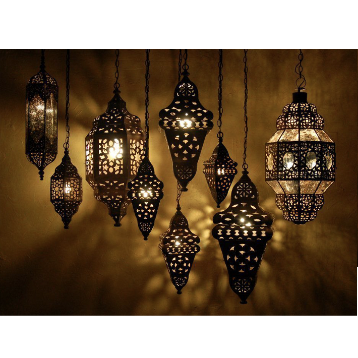 Indoor and Outdoor Decoration Tableware Candle Lantern Elegant Design Hotel Decorative Moroccan Lantern for Festive Season