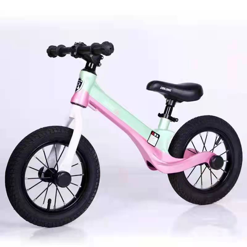 New model 2021 Low Price Hight Quality Sport 12 inch children's balance bike Magnesium alloy frame pneumatic tires