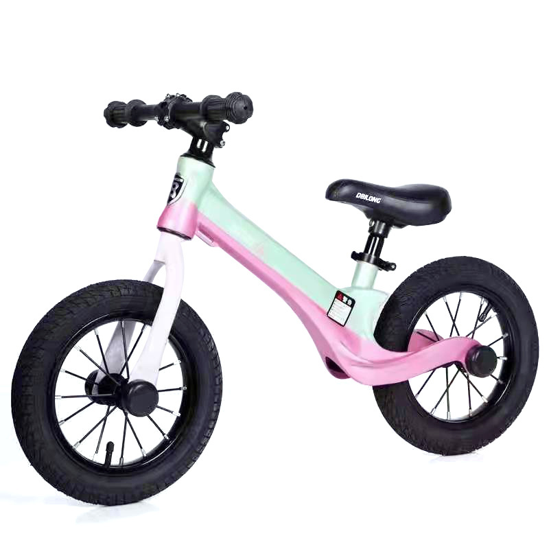 New model 2021 Low Price Hight Quality Sport 12 inch children's balance bike Magnesium alloy frame pneumatic tires