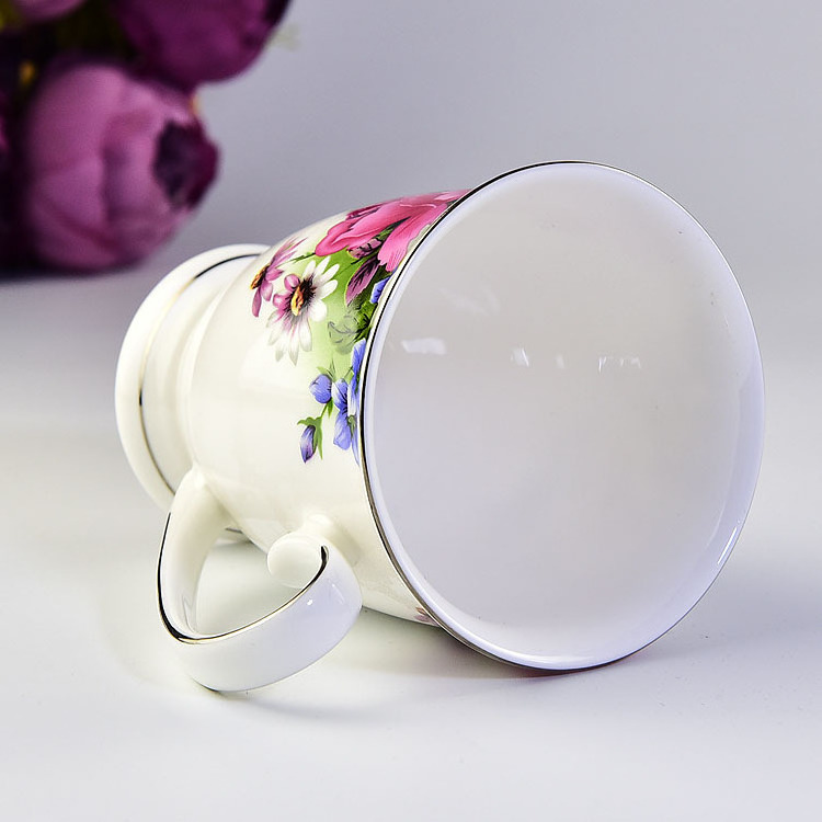 2019 hot sale  custom plain white ceramic mug cup fine bone china footed mug