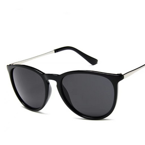 Low price trend new sunglasses Fashion sunglasses network explosion the same semi-metal toad glasses