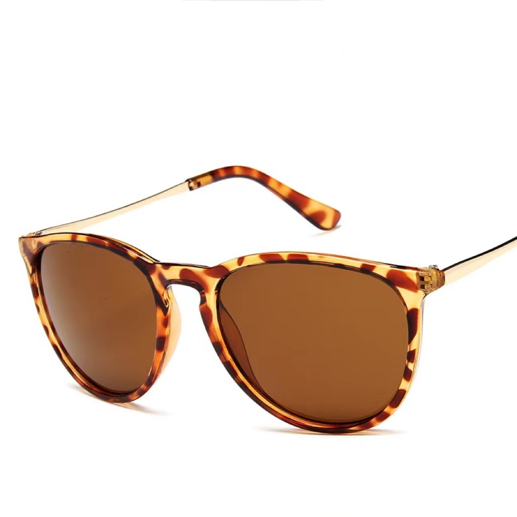 Low price trend new sunglasses Fashion sunglasses network explosion the same semi-metal toad glasses