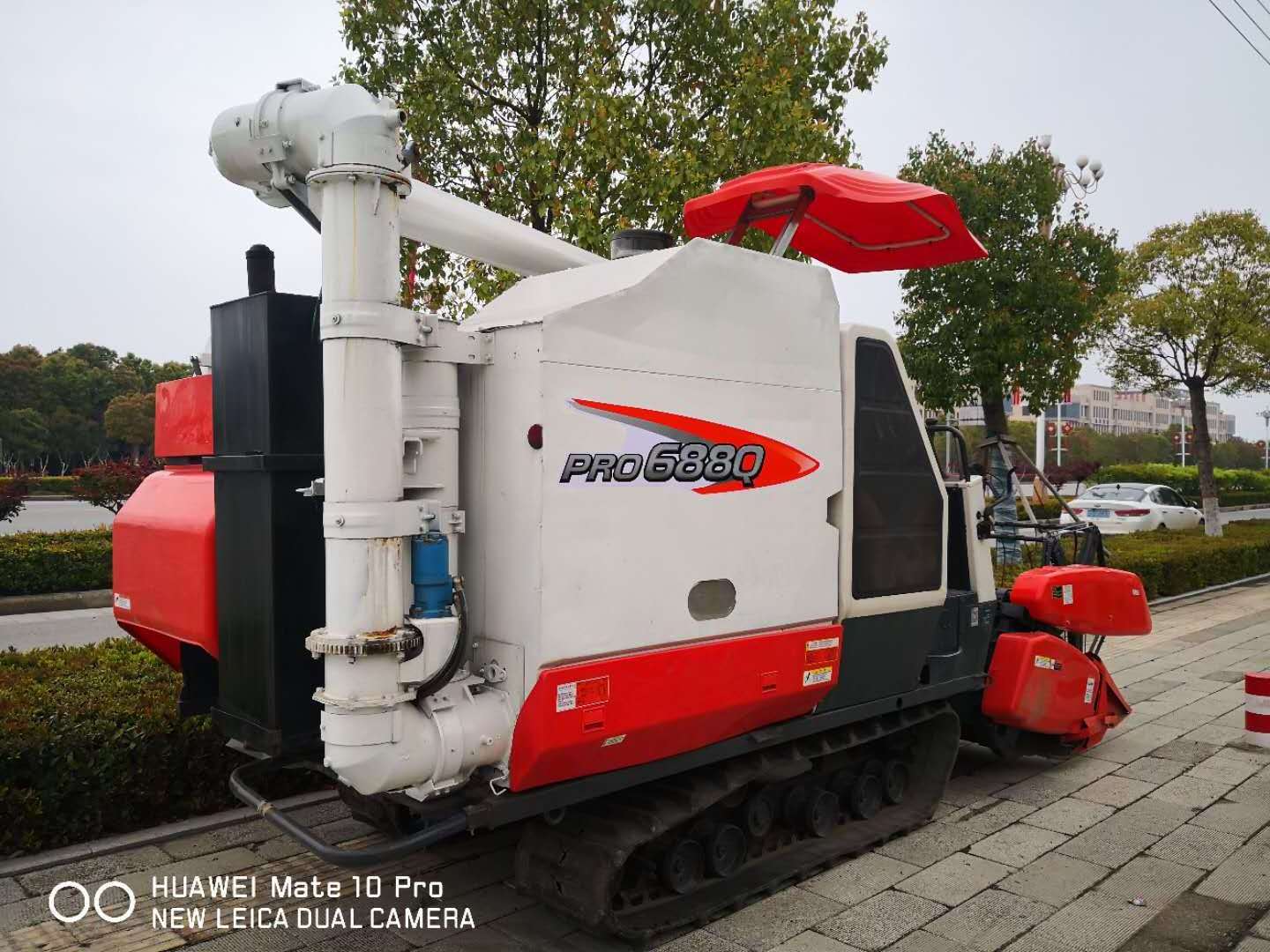 Used Second hand Kubota 4LZ-2.5(PRO688Q) Model  Full Feeding Style Collecting Tank & Big Tank Rice Wheat Combine Harvester