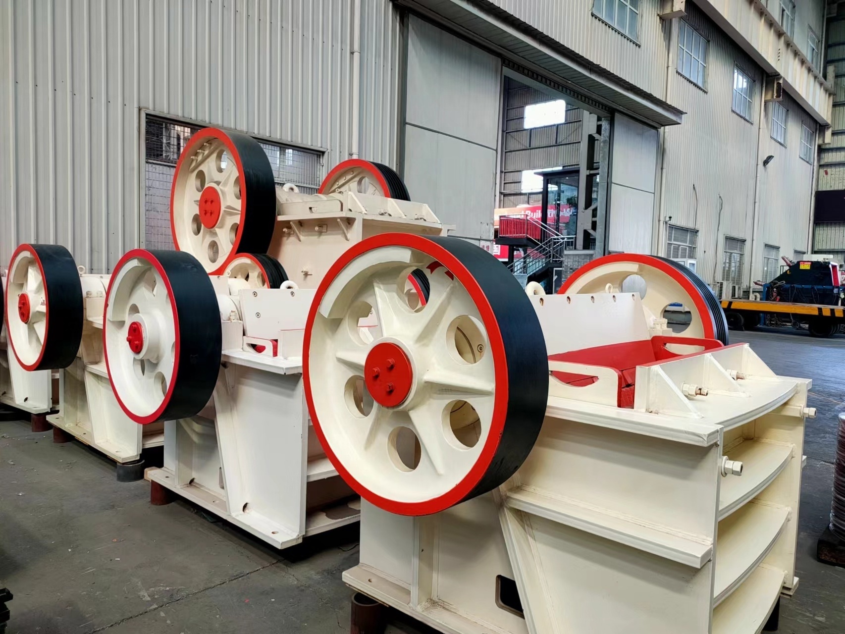 Primary Crusher PEX 150*750 Jaw Crusher Mobile Stone Crusher with Diesel Engine Zhengzhou Machinery Engine Parts High Capacity