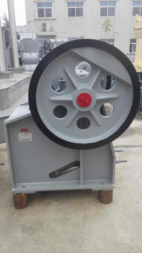 Low Price Pe-250x400 Mini Jaw Crusher Diesel Engine Hot Sale Mini Mobile Jaw Crusher for Stone Jy 600 Sand Maker Mobile Engine